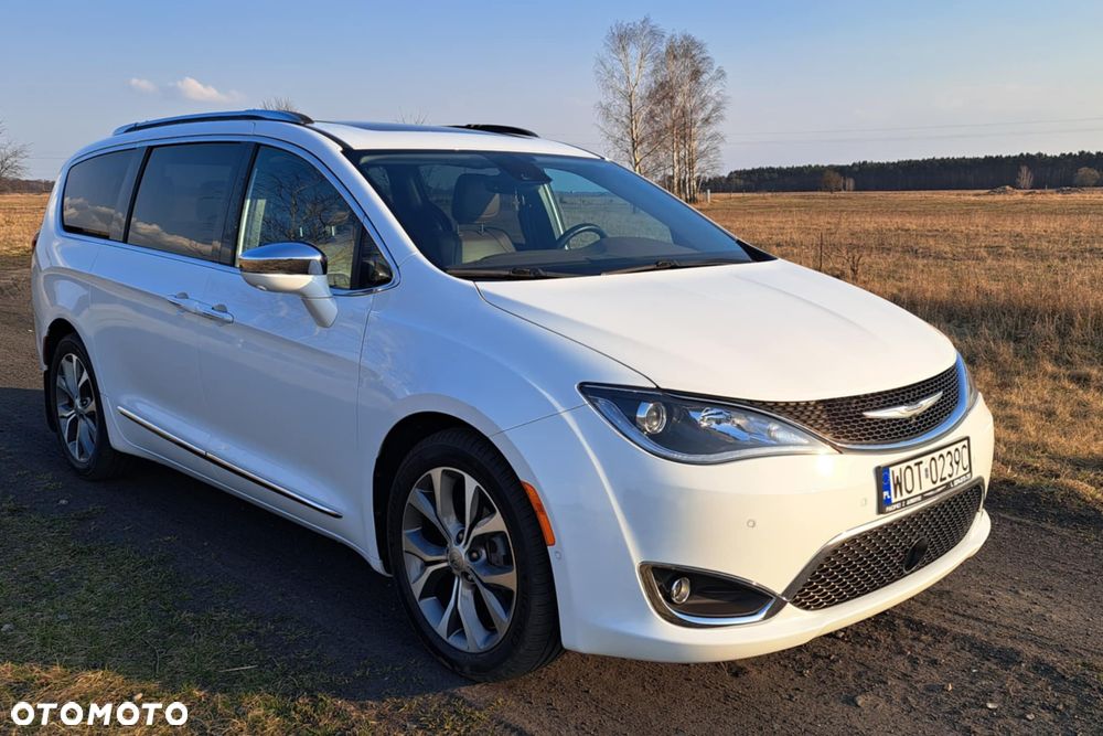 Chrysler Pacifica - 25