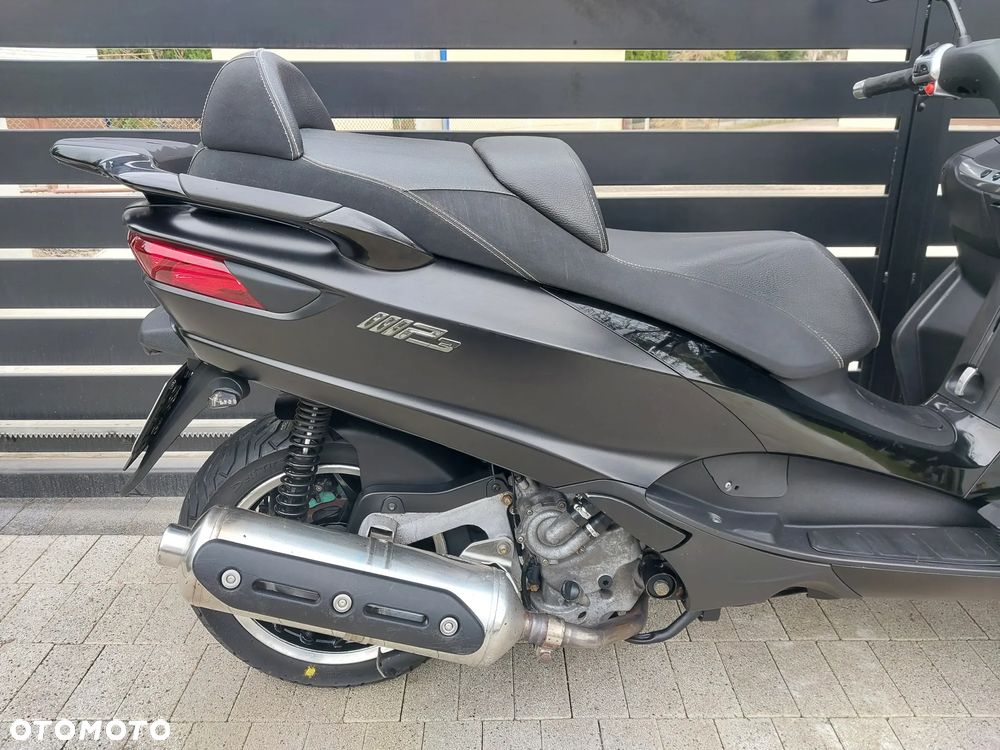 Piaggio MP-3 - 10