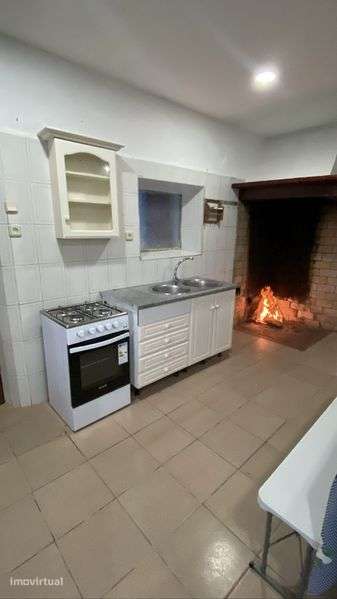 Aluga-se Moradia gandareza T5 - Grande imagem: 2/4