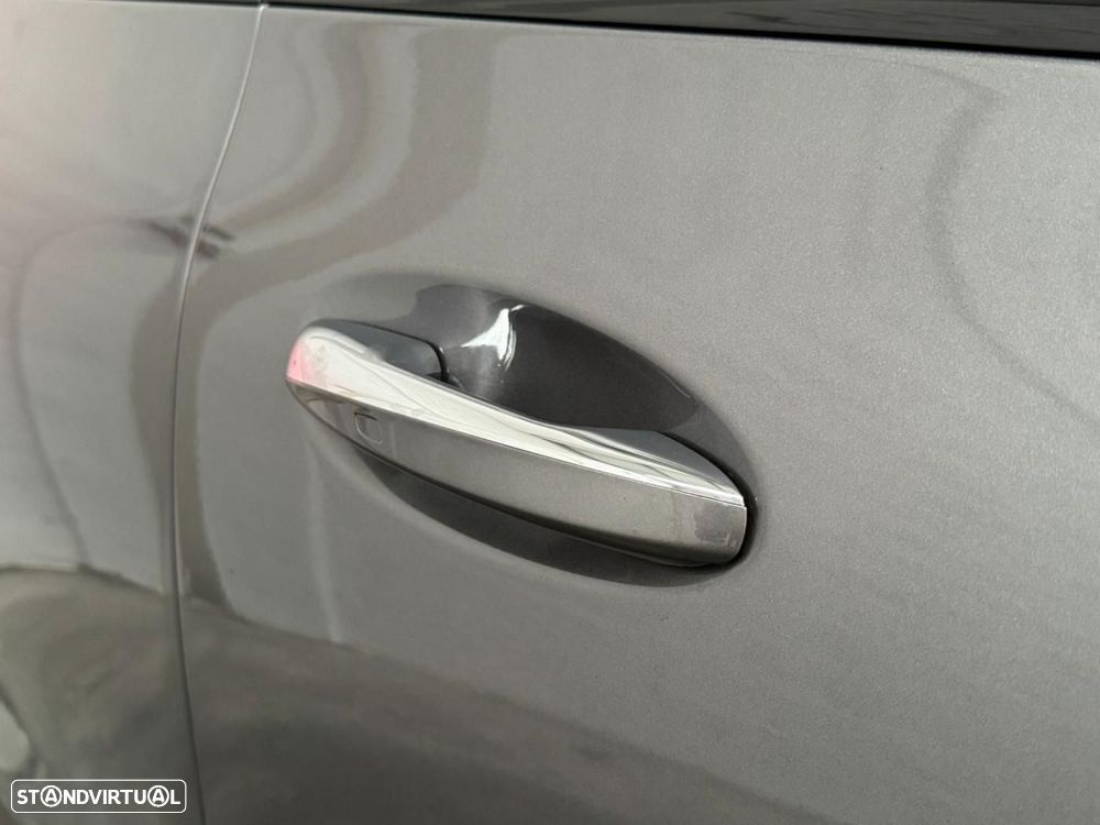 Mercedes-Benz GLA 250 e AMG Line - 12