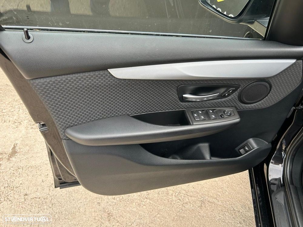 BMW 216 Active Tourer d Auto — fotografia 9