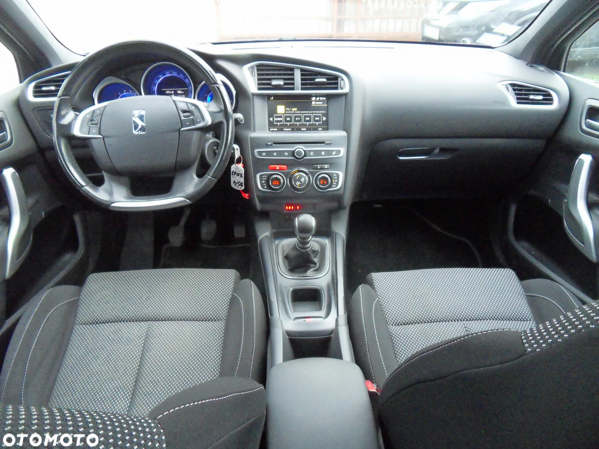 Citroën DS4 e-HDi 115 Urban Show - 10