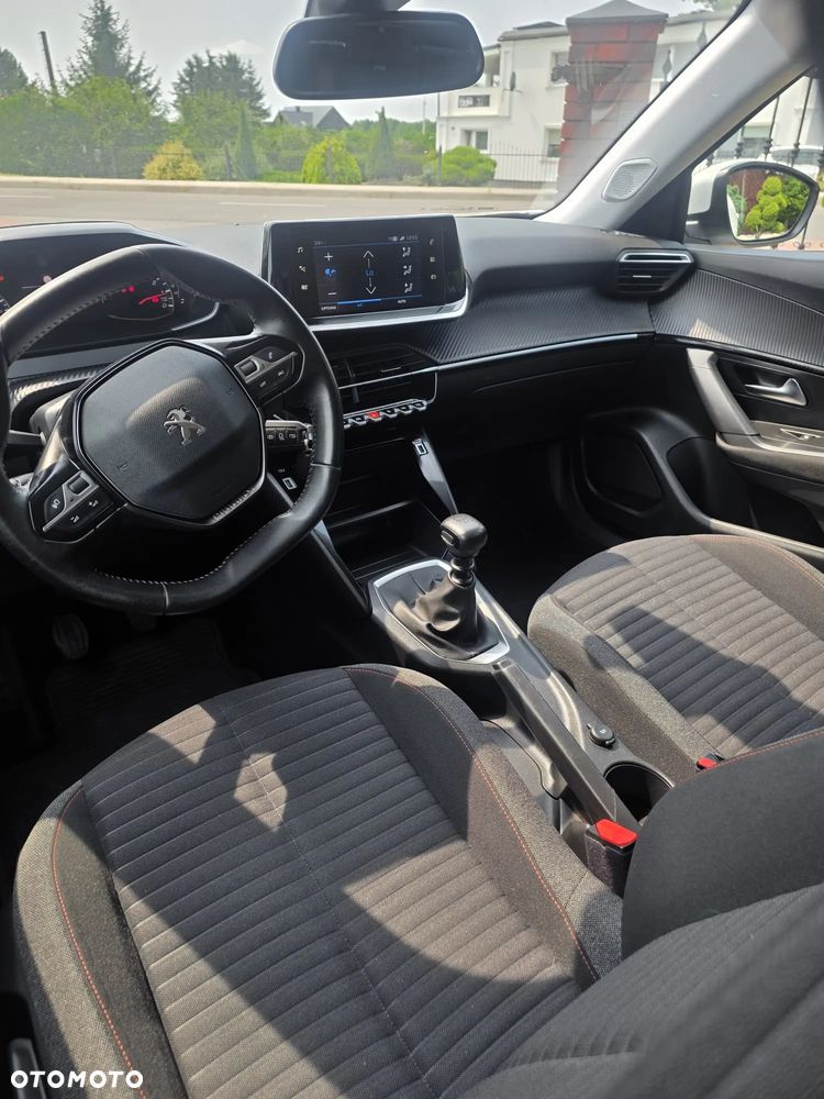 Peugeot 2008 PureTech 100 Active - 17