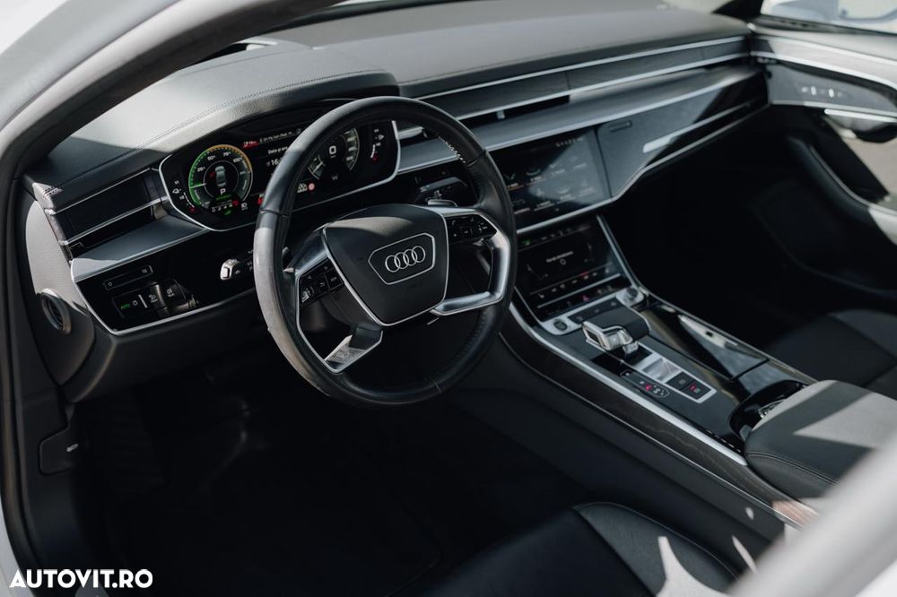 Audi A8 - 7