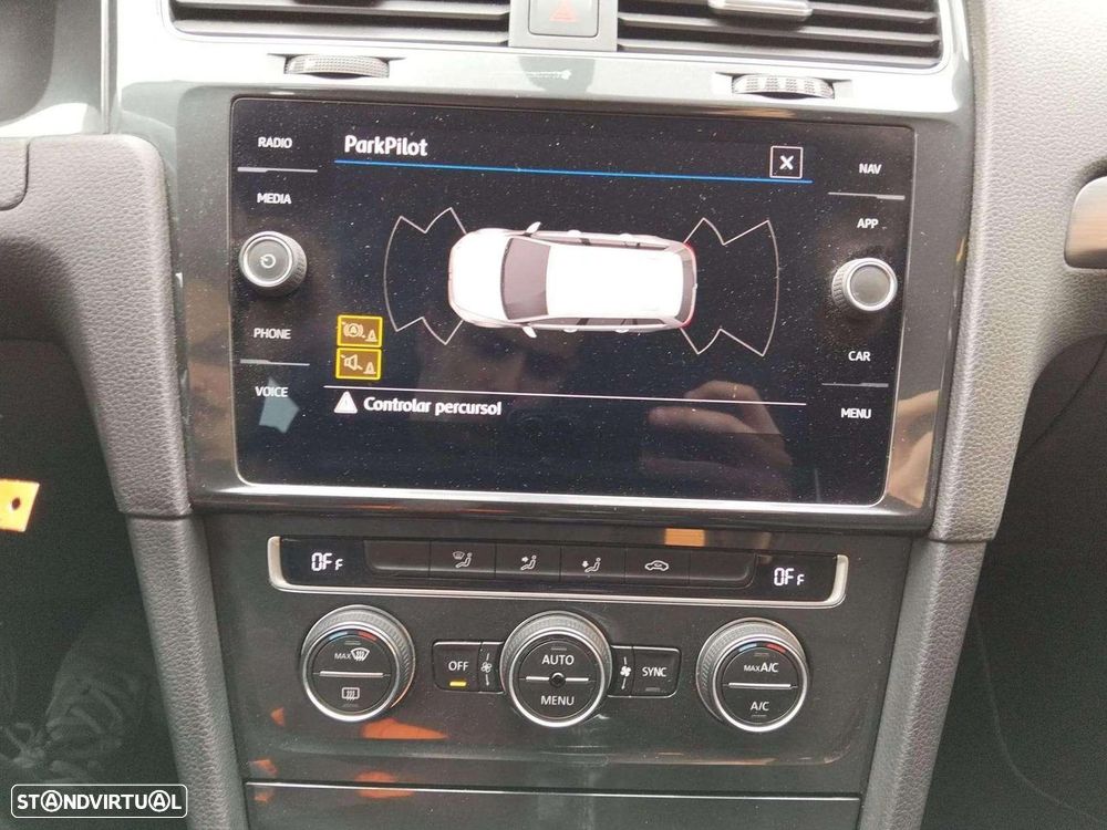 VW Golf Variant 1.6 TDi Confortline - 16