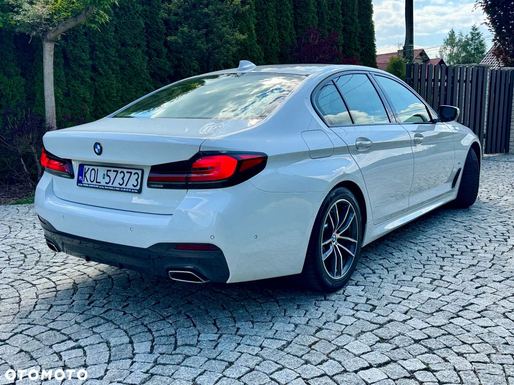 BMW Seria 5 520d M Sport - 9