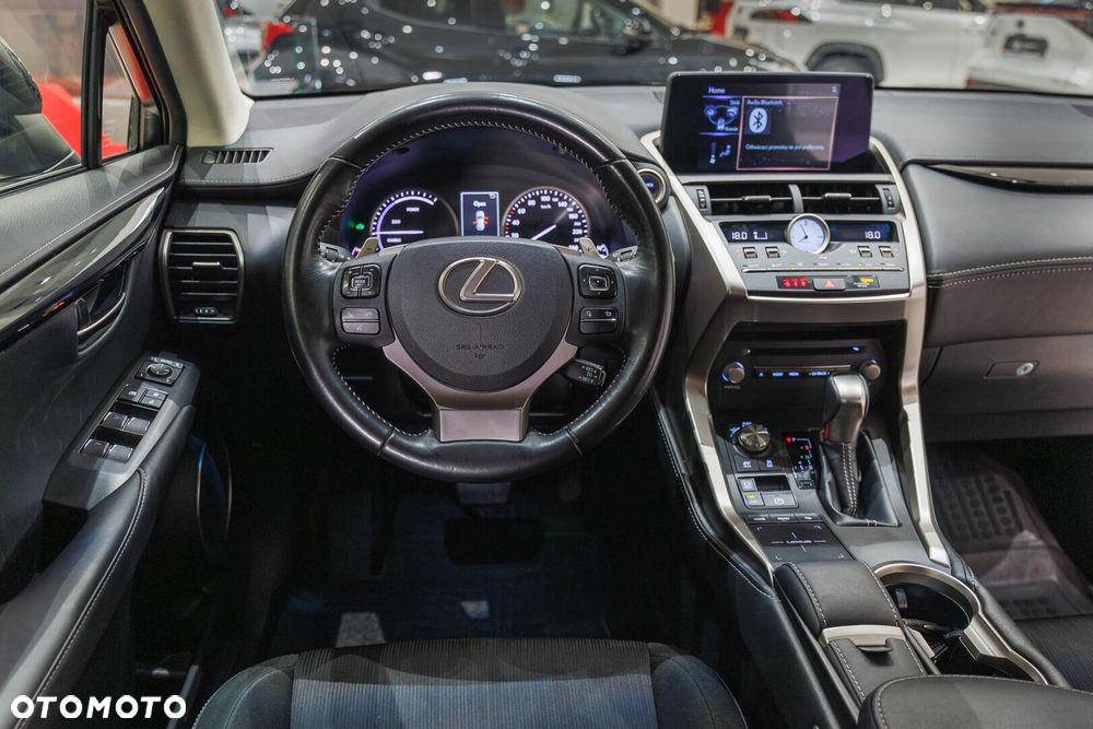 Lexus NX 300h Elegance 2WD - 24