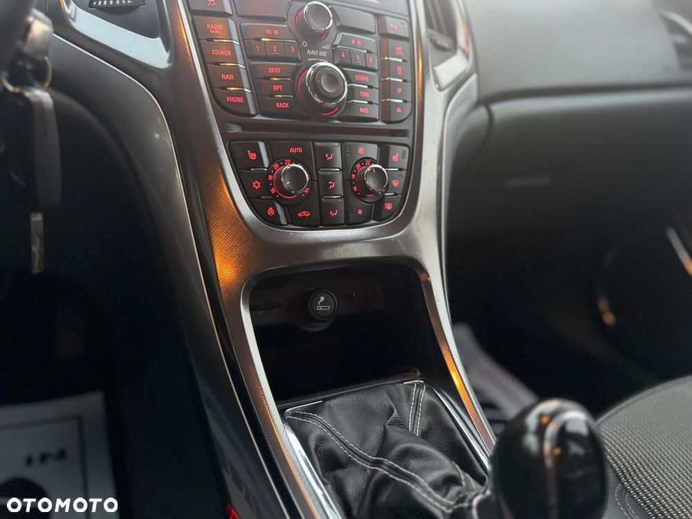 Opel Astra 2.0 CDTI Cosmo - 29