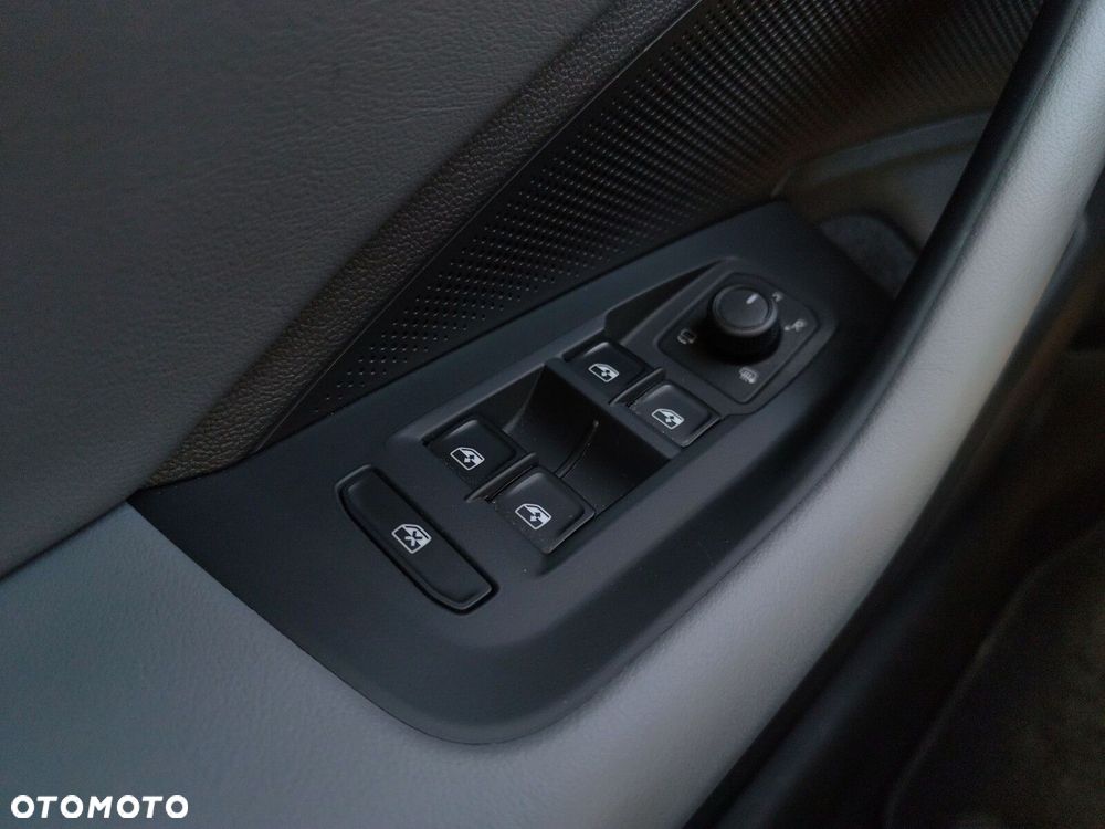 Volkswagen Passat - 19