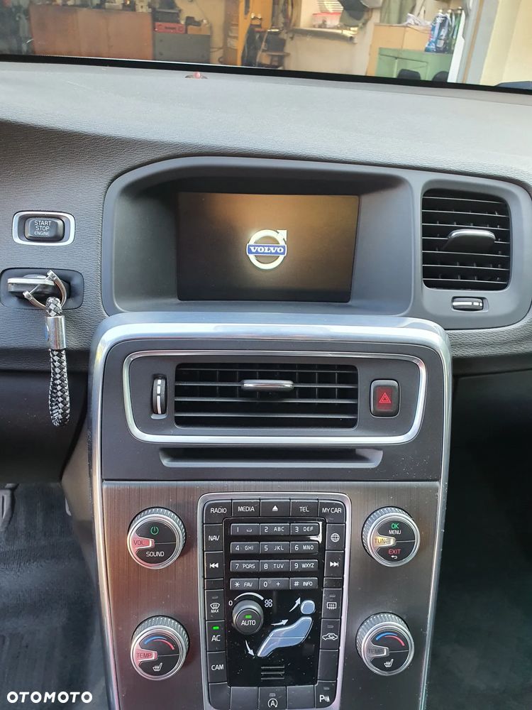 Volvo V60 D4 Drive-E R-Design Summum - 19
