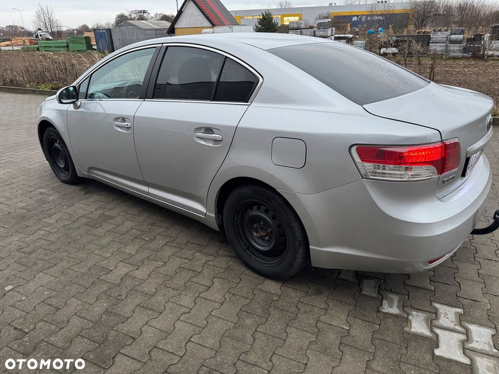 Toyota Avensis 2.0 D-4D - 6