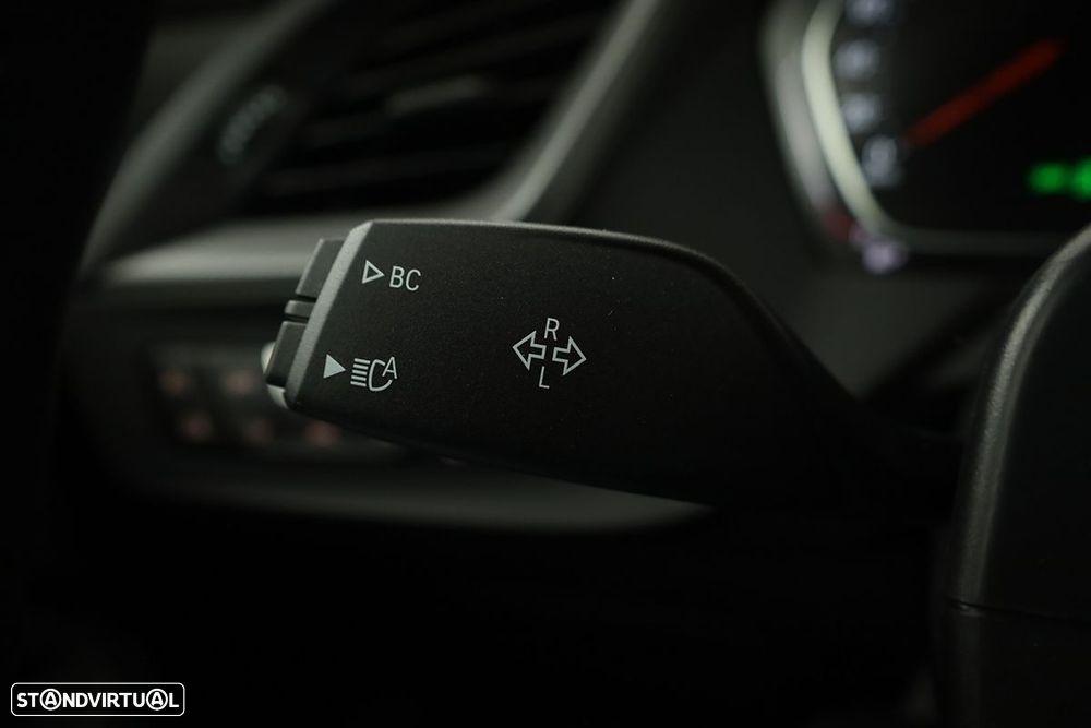 BMW 116 i Pack Desportivo M - 16