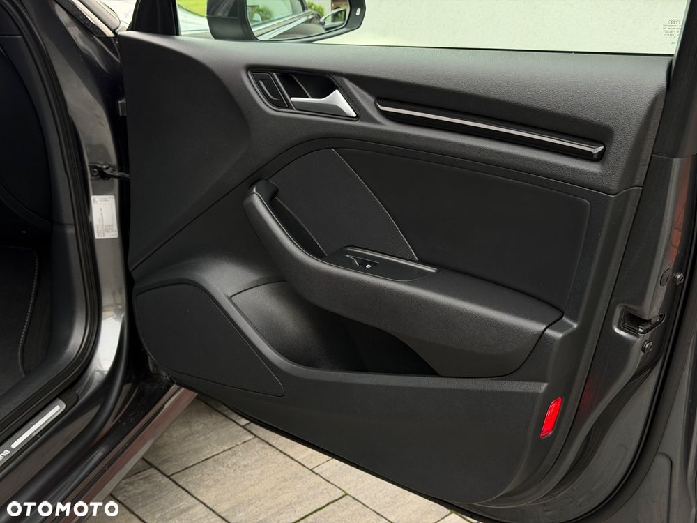 Audi A3 Sportback 2.0 TDI (clean diesel) quattro S tronic S line Sportpaket - 37
