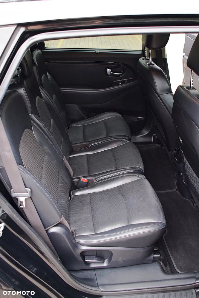 Kia Carens 1.7 CRDi XL 7os - 28