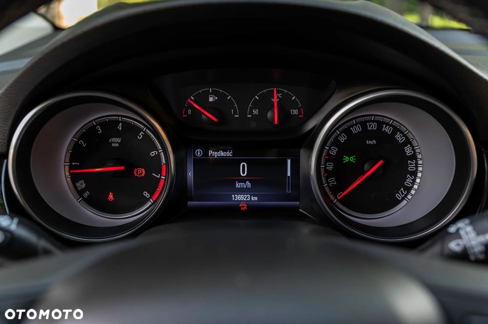 Opel Astra 1.6 Turbo Start/Stop Dynamic - 26