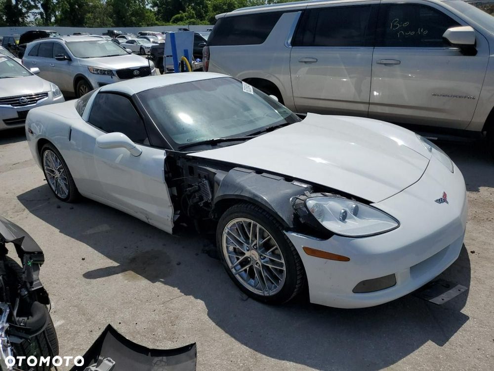 Chevrolet Corvette - 3