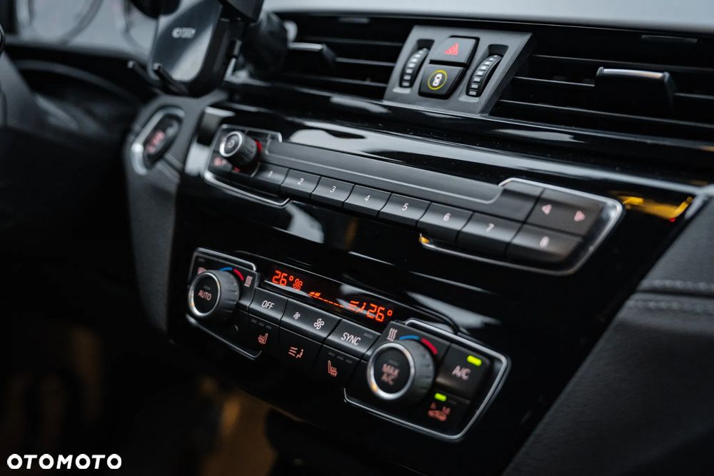 BMW X2 sDrive18i - 38