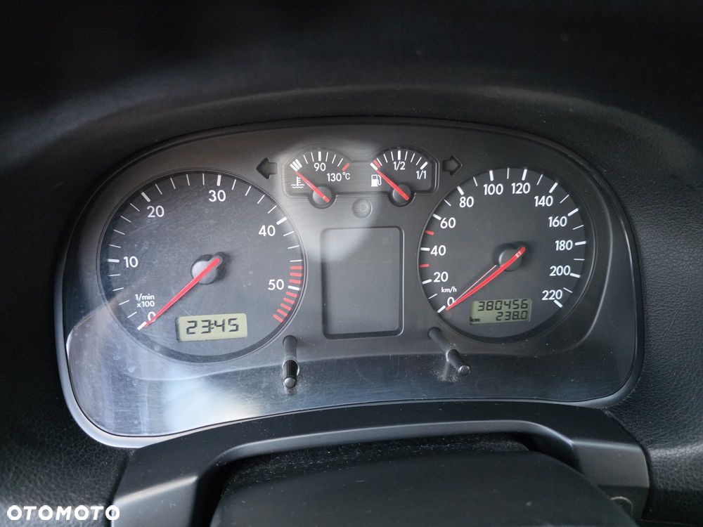 Volkswagen Bora 1.9 TDI Comfortline - 19