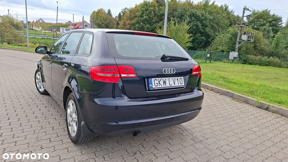 Audi A3 Sportback 1.6 TDI DPF Ambiente - 6