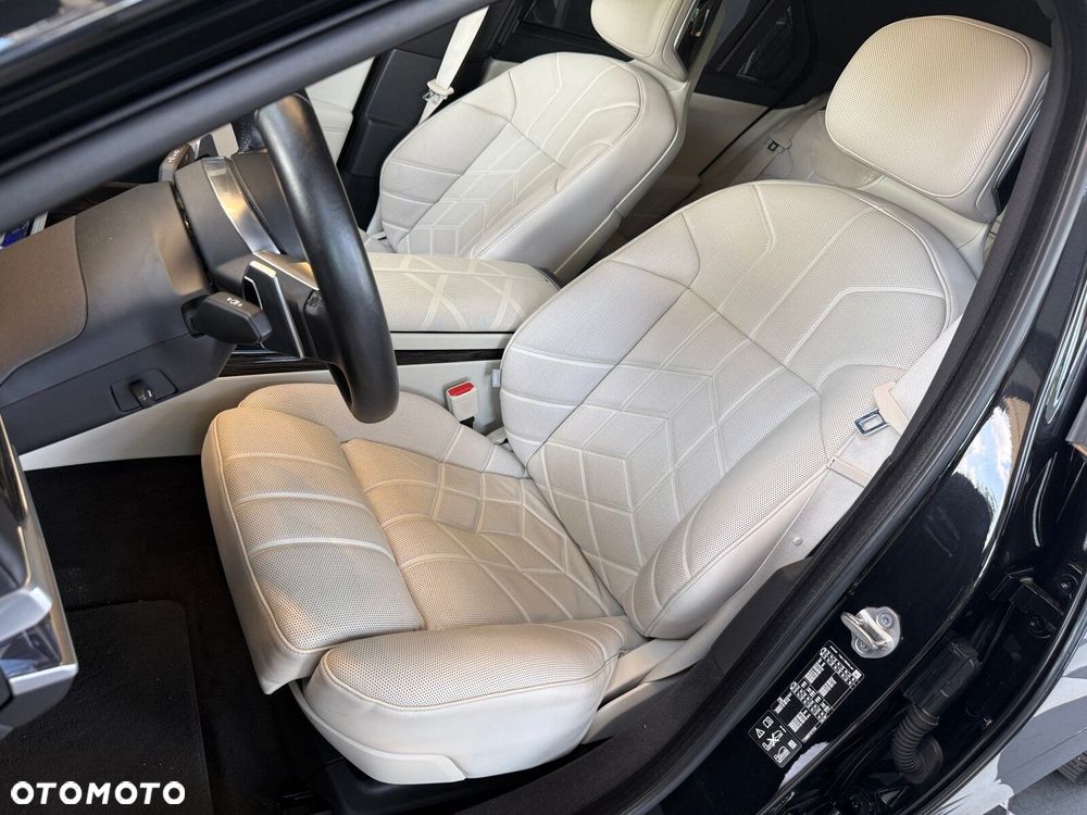 BMW Seria 7 - 27