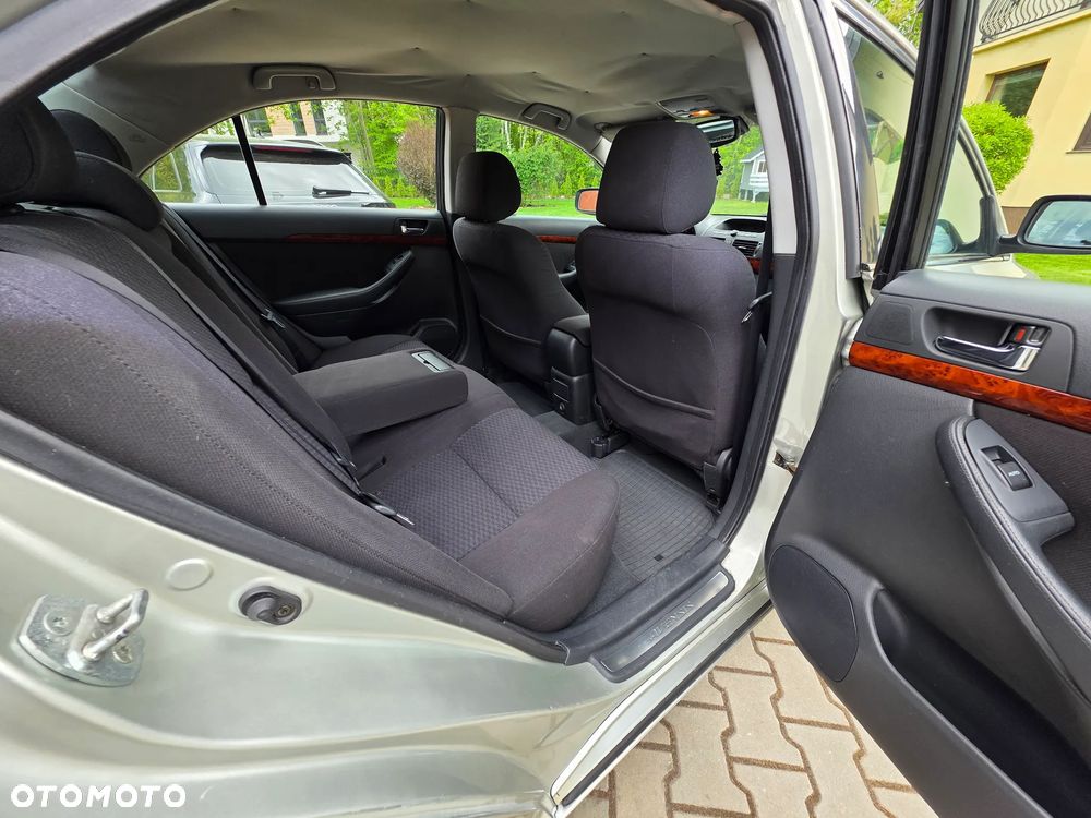 Toyota Avensis 2.0 D-4D Sol - 6