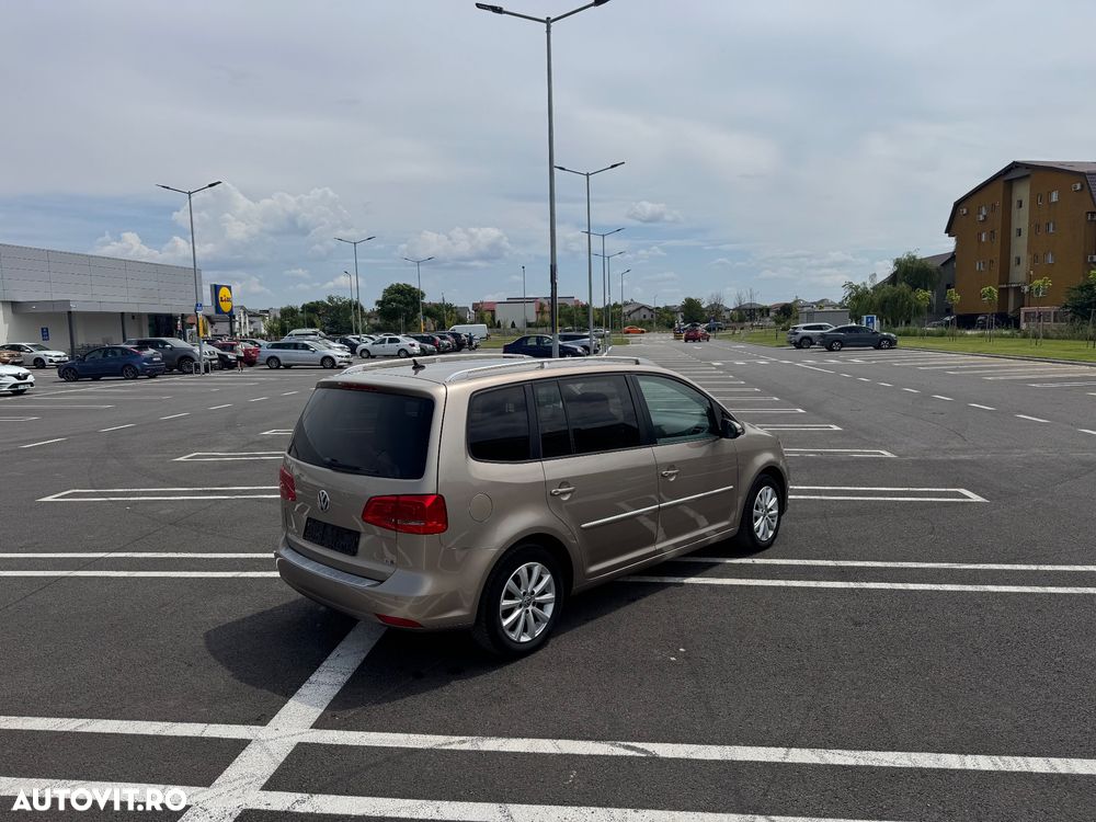 Volkswagen Touran - 3