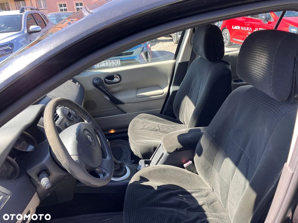 Renault Megane 1.9 dCi Expression - 9