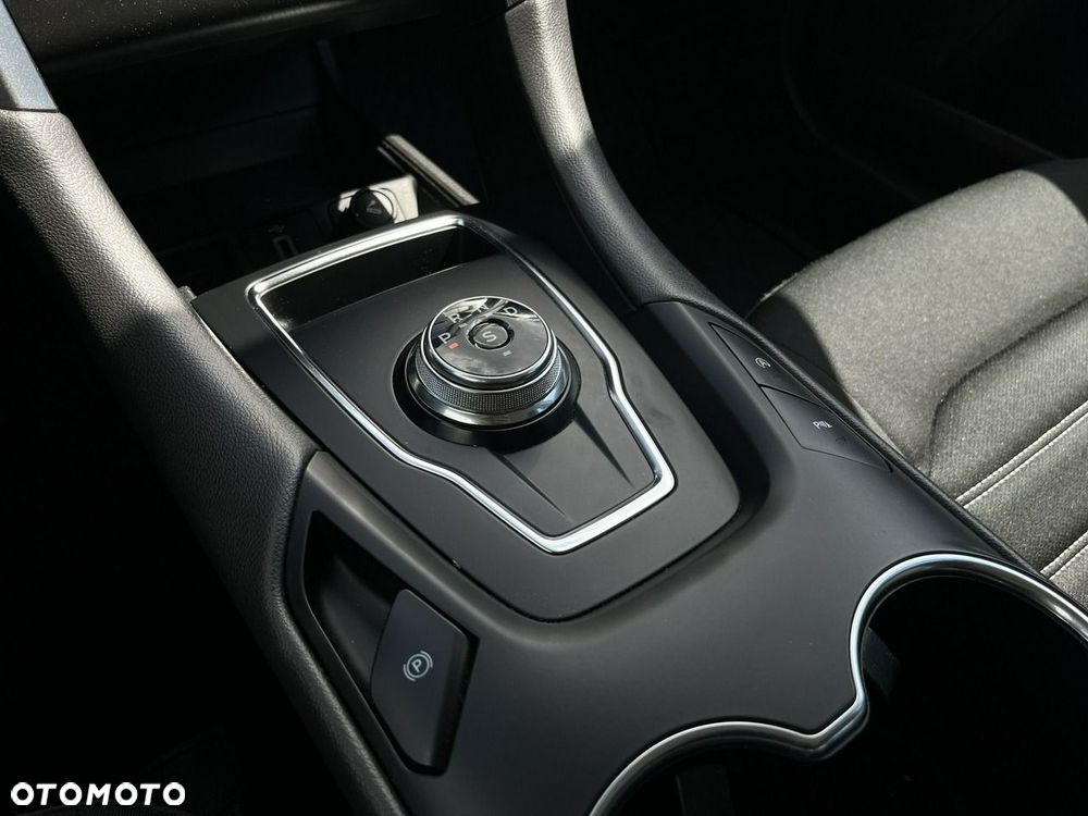 Ford Mondeo - 31