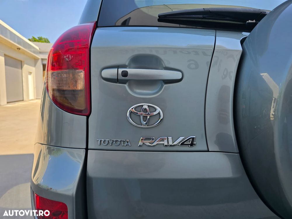 Toyota RAV4 - 16