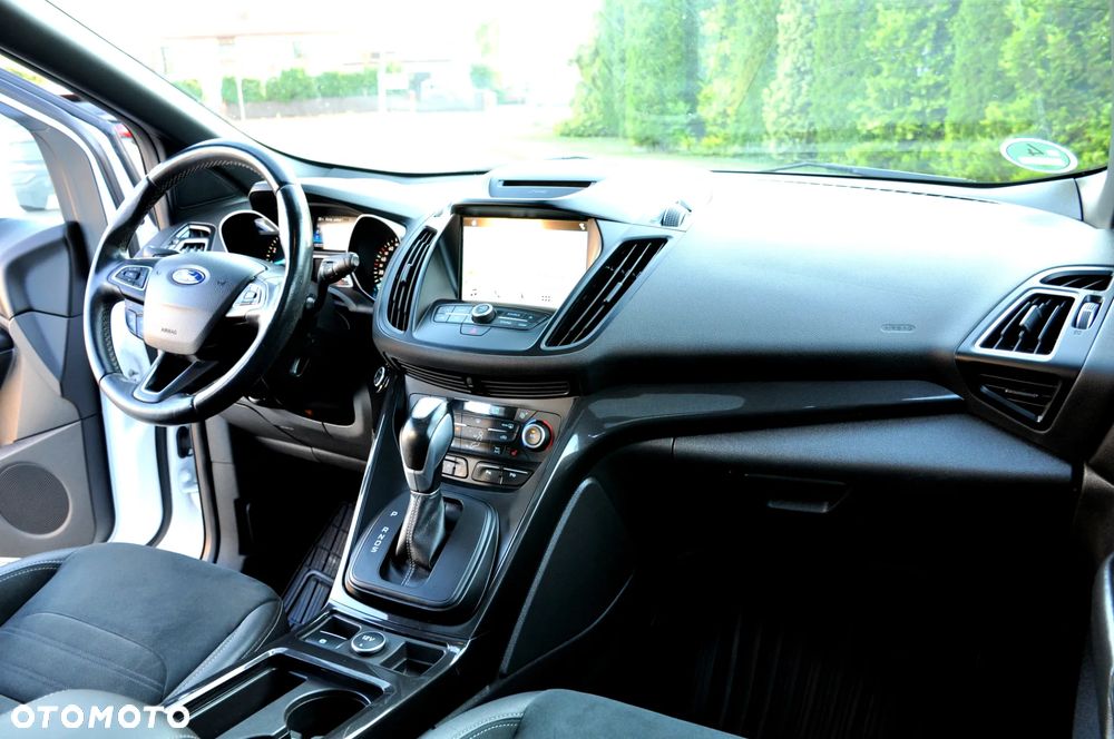 Ford Kuga 1.5 EcoBoost 4WD Titanium Plus - 29
