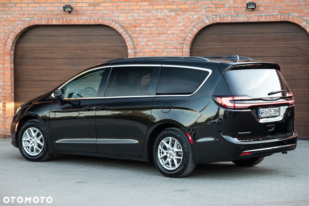 Chrysler Pacifica - 4