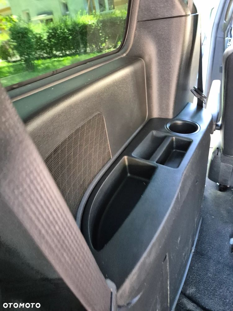 Dodge Grand Caravan - 23