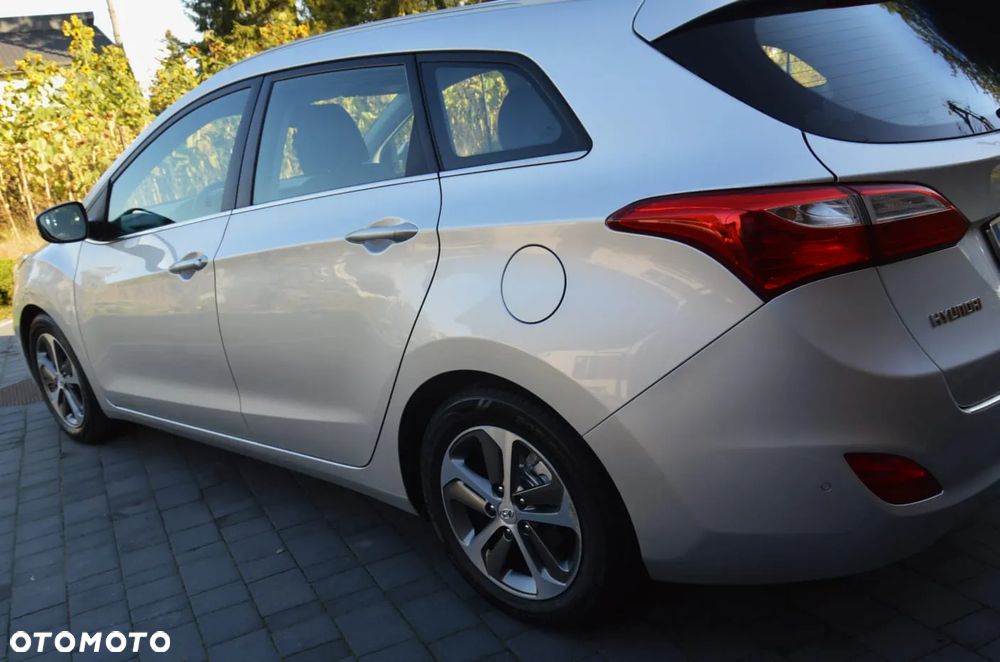 Hyundai i30 Kombi 1.6 CRDI Family - 4