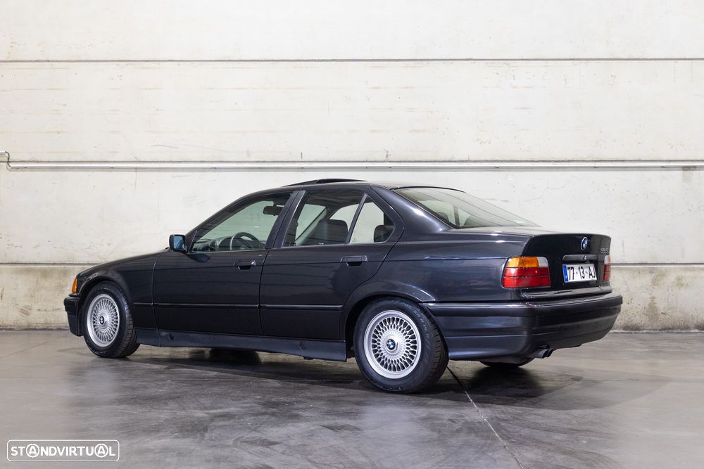BMW 325 i - 8