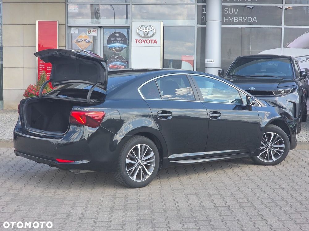 Toyota Avensis 1.8 Premium MS - 6