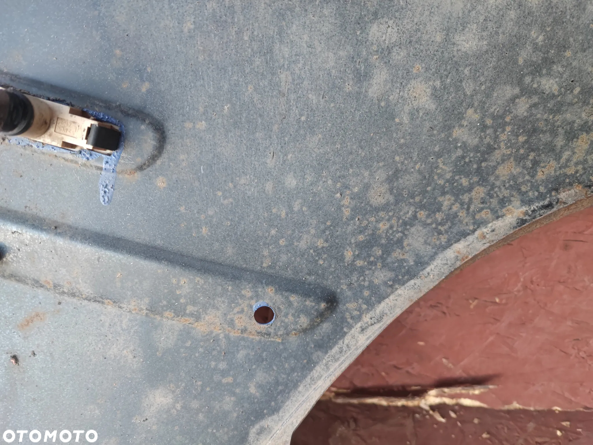 BMW E46 COUPE / CABRIO PRZED-LIFT BŁOTNIK PRZEDNI LEWY PROSTY DRUGI LAKIER O NR. 41 35 8 241 439 OEM W DOBRYM STANIE - 13