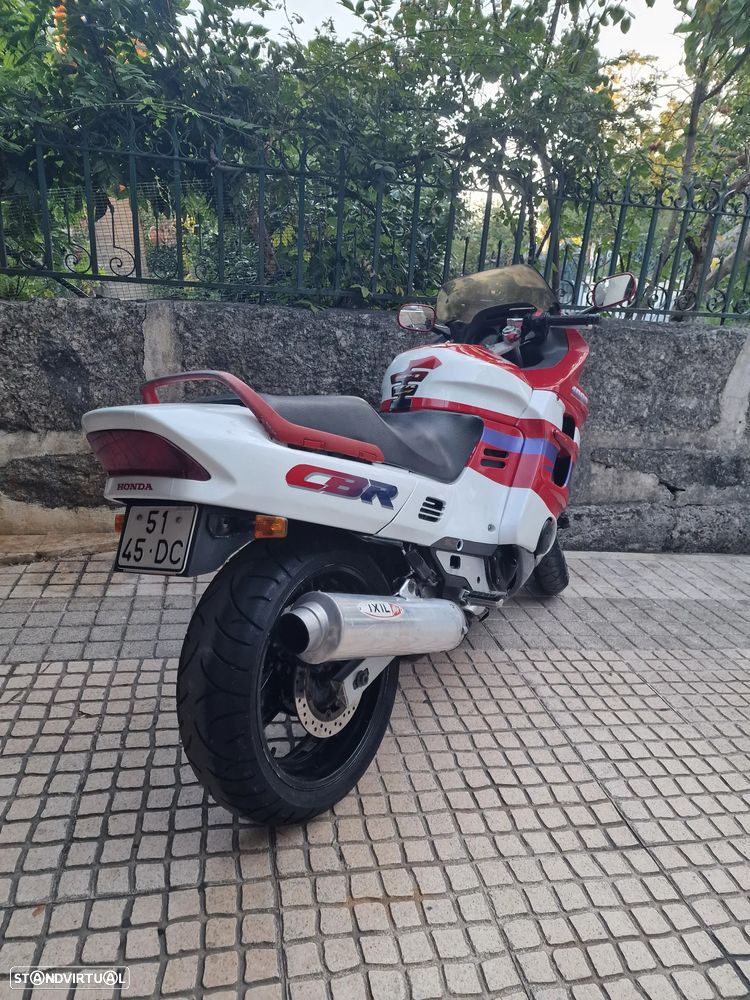 Honda CBR - 11