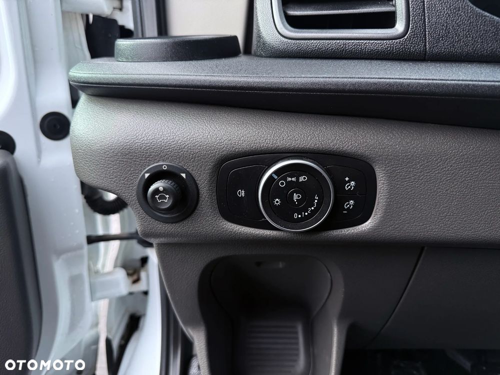 Ford Transit Doka Brygadówka 7-miejsc Skrzynia 3,22 m Salon PL, Jeden Właściciel - 11