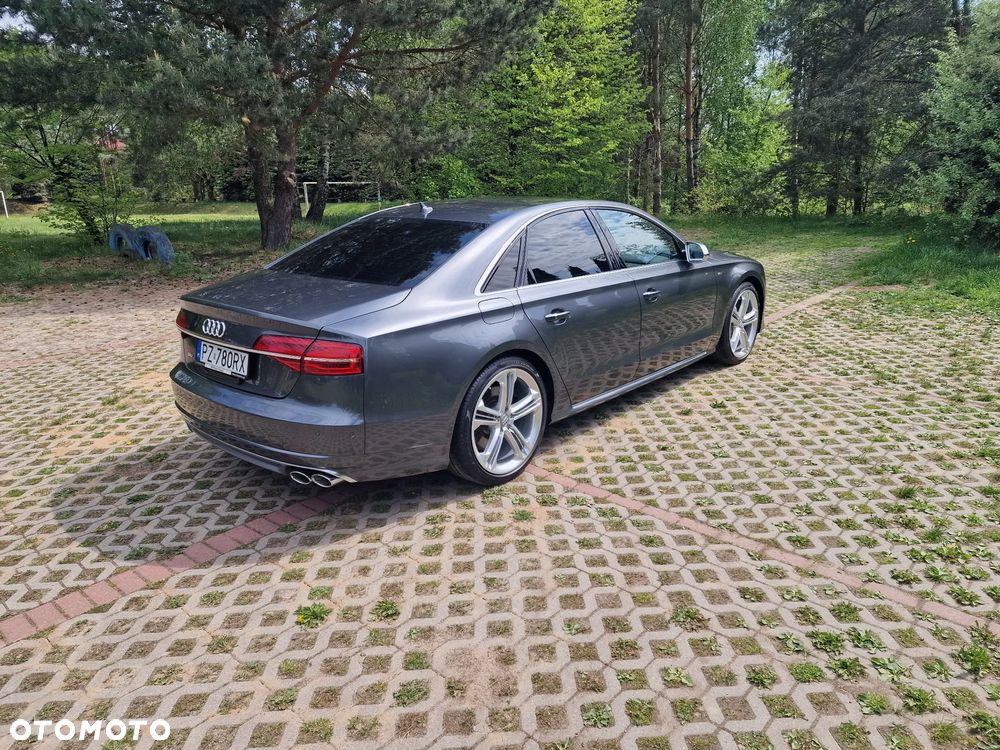 Audi S8 - 5