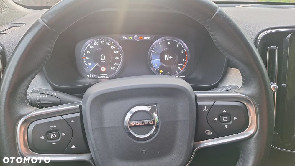 Volvo XC 40 T3 Momentum - 13
