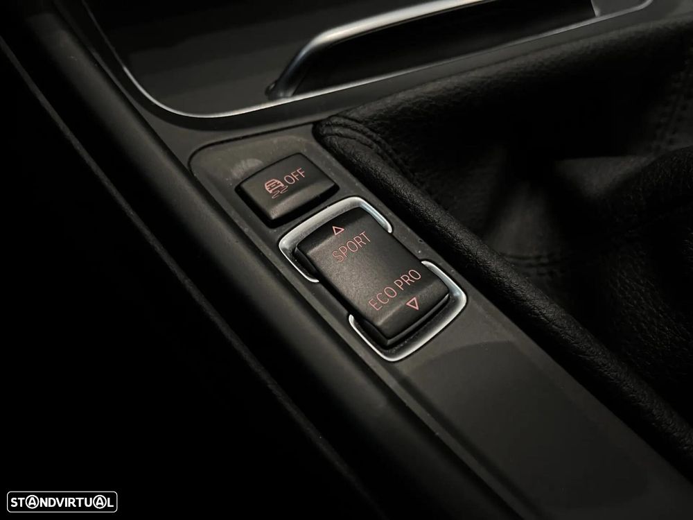 BMW 318 d Line Sport - 18