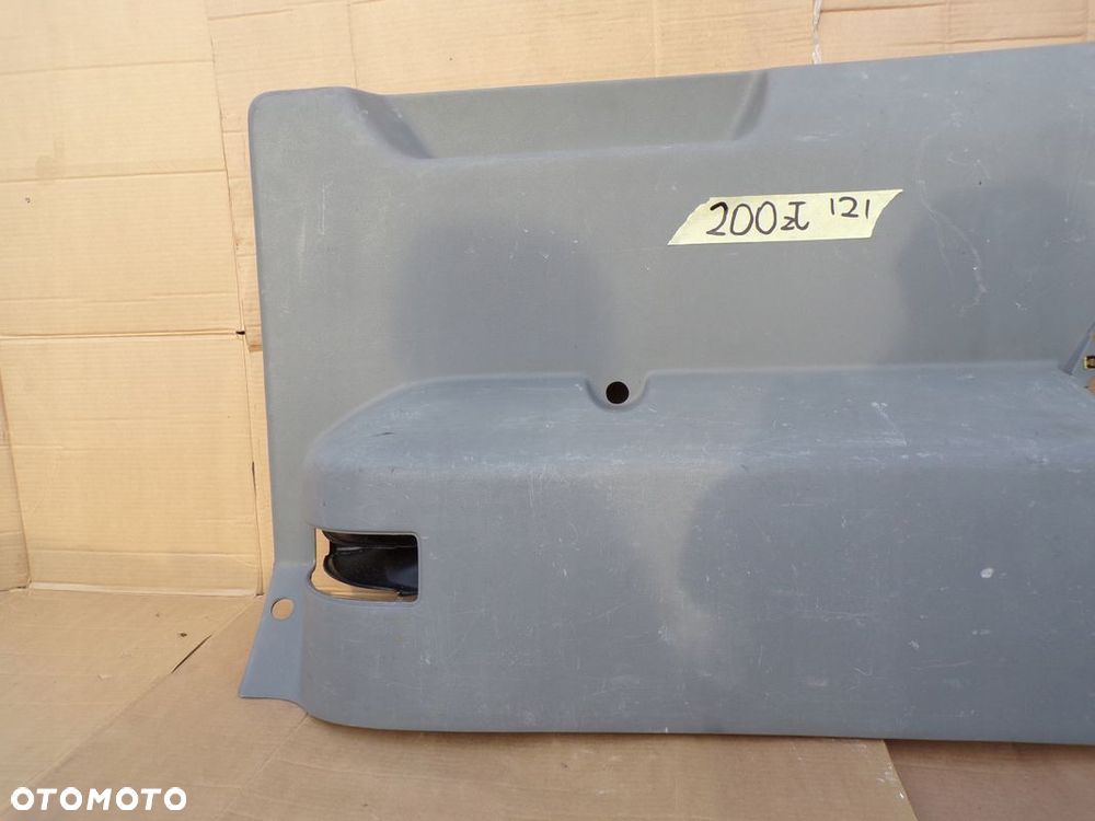 VW T5 PRAWY BOCZEK TYLNY BAGAŻNIKA 03- 7H1868716 C - 2