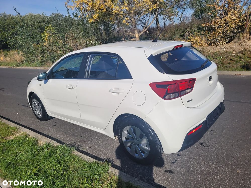 Kia Rio - 2