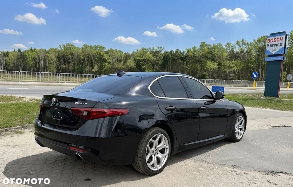 Alfa Romeo Giulia - 6