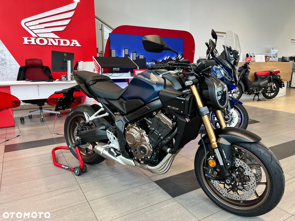 Honda CB - 1