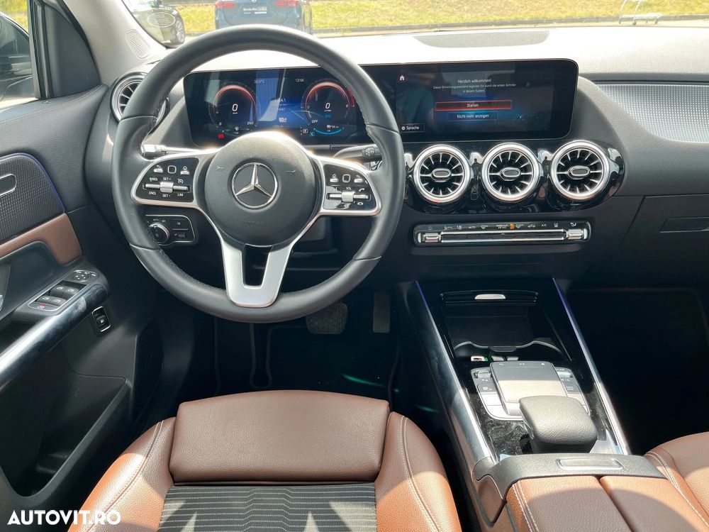 Mercedes-Benz GLA - 13