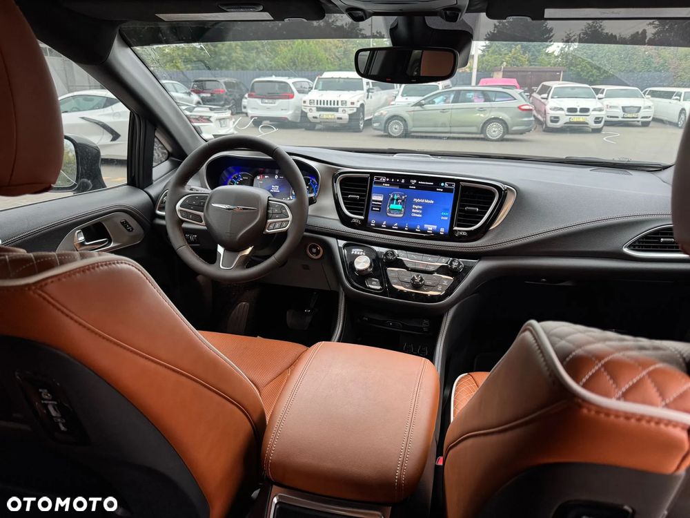 Chrysler Pacifica - 13