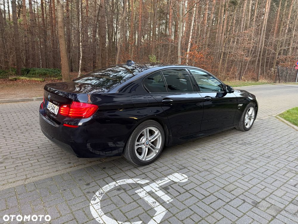 BMW Seria 5 525d xDrive - 4