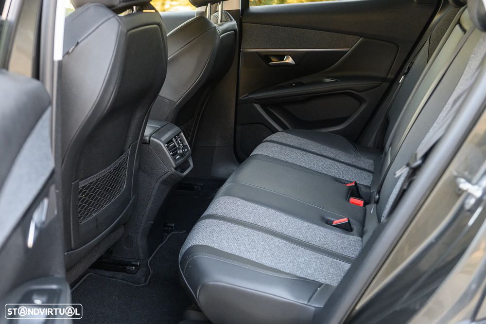 Peugeot 3008 PureTech 130 Stop & Start GPF EAT8 Allure - 12