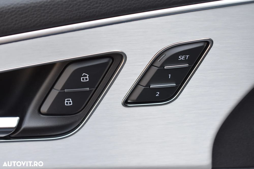 Audi Q7 55 TFSI quattro Tiptronic MHEV S Line - 12